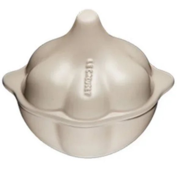 Le Creuset Other - Le Creuset Petite Garlic Casserole cocotte nwt